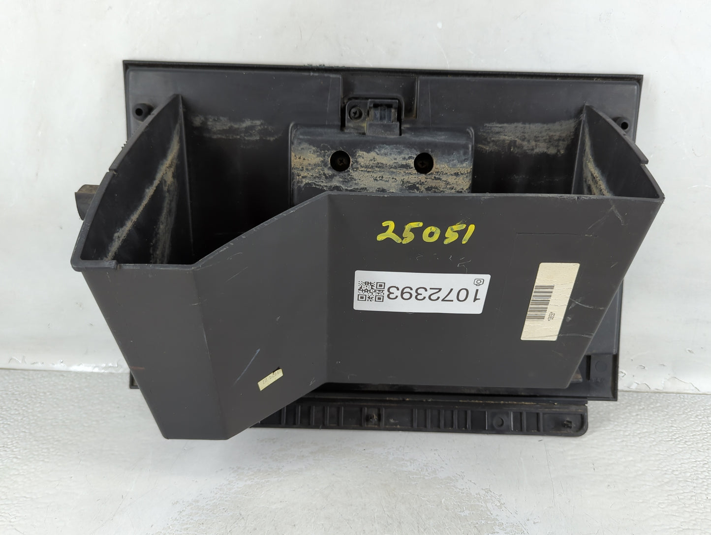 2004 Ford F-150 Passenger Glove Box Door Storage Compartment 1072393 - Oemusedautoparts1.com