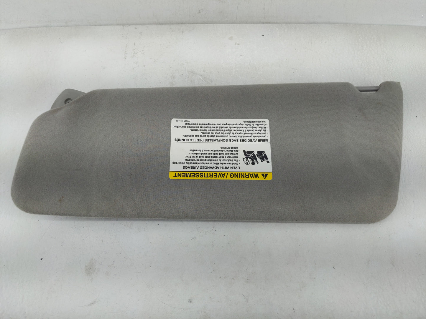 2004-2008 Ford F-150 Sun Visor Shade Replacement Passenger Right Mirror Fits Fits 2004 2005 2006 2007 2008 OEM Used Auto Par