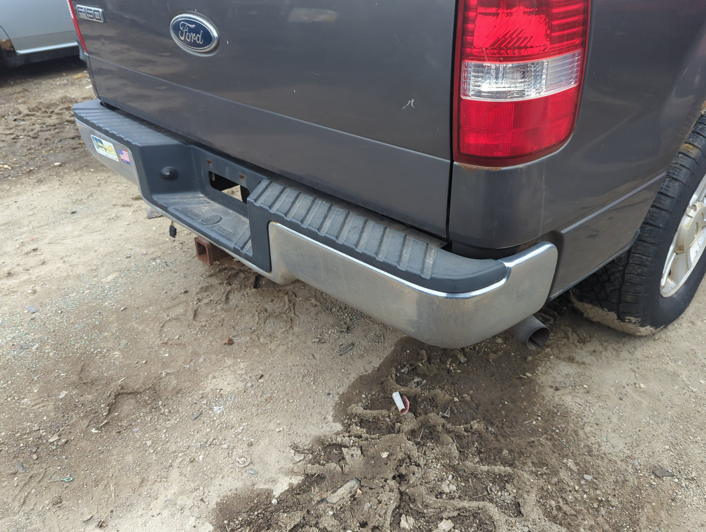 2004-2005 Ford F-150 Rear Bumper Assembly Oem - Oemusedautoparts1.com