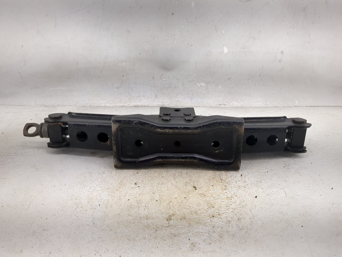 2004 Ford F-150 Spare Scissor Car Jack 1512511 - Oemusedautoparts1.com