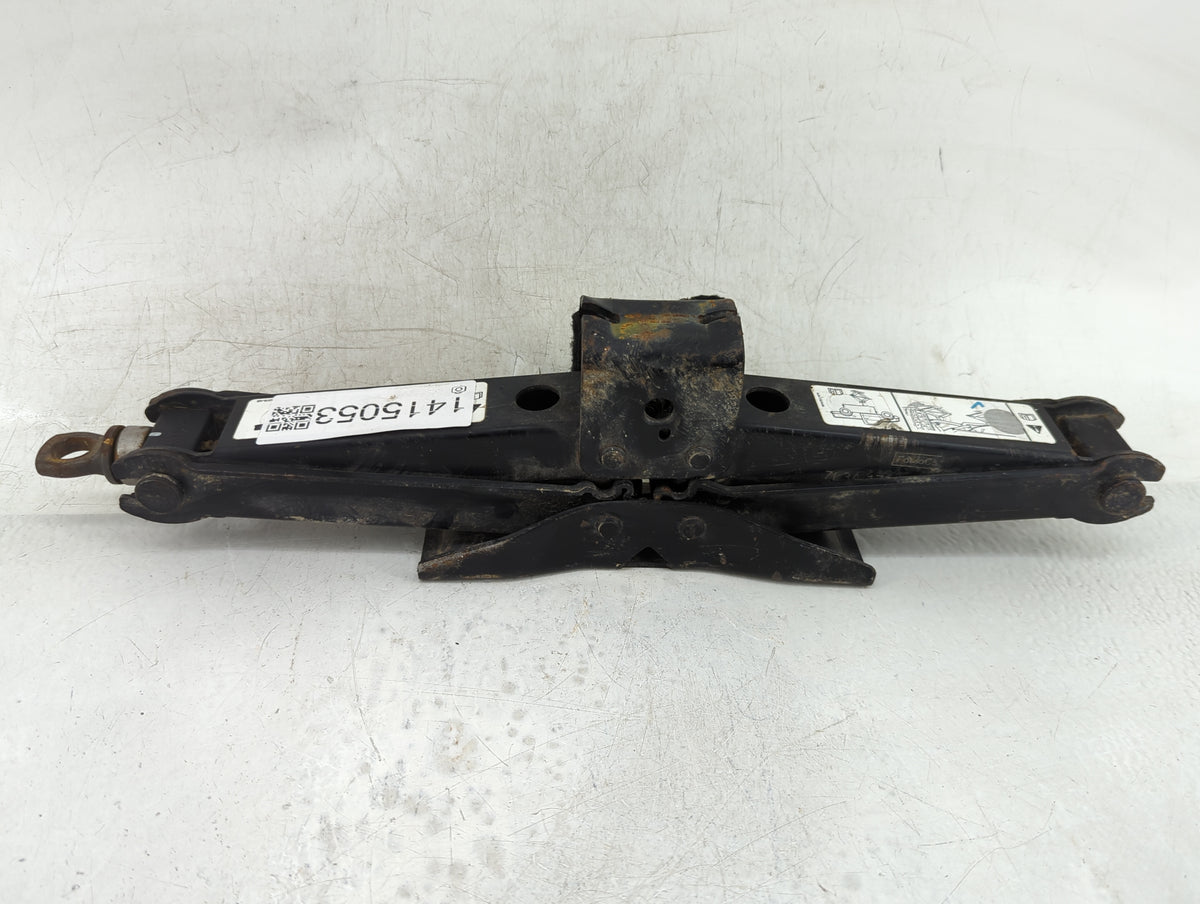 2004 Ford Lobo Spare Scissor Car Jack - Oemusedautoparts1.com
