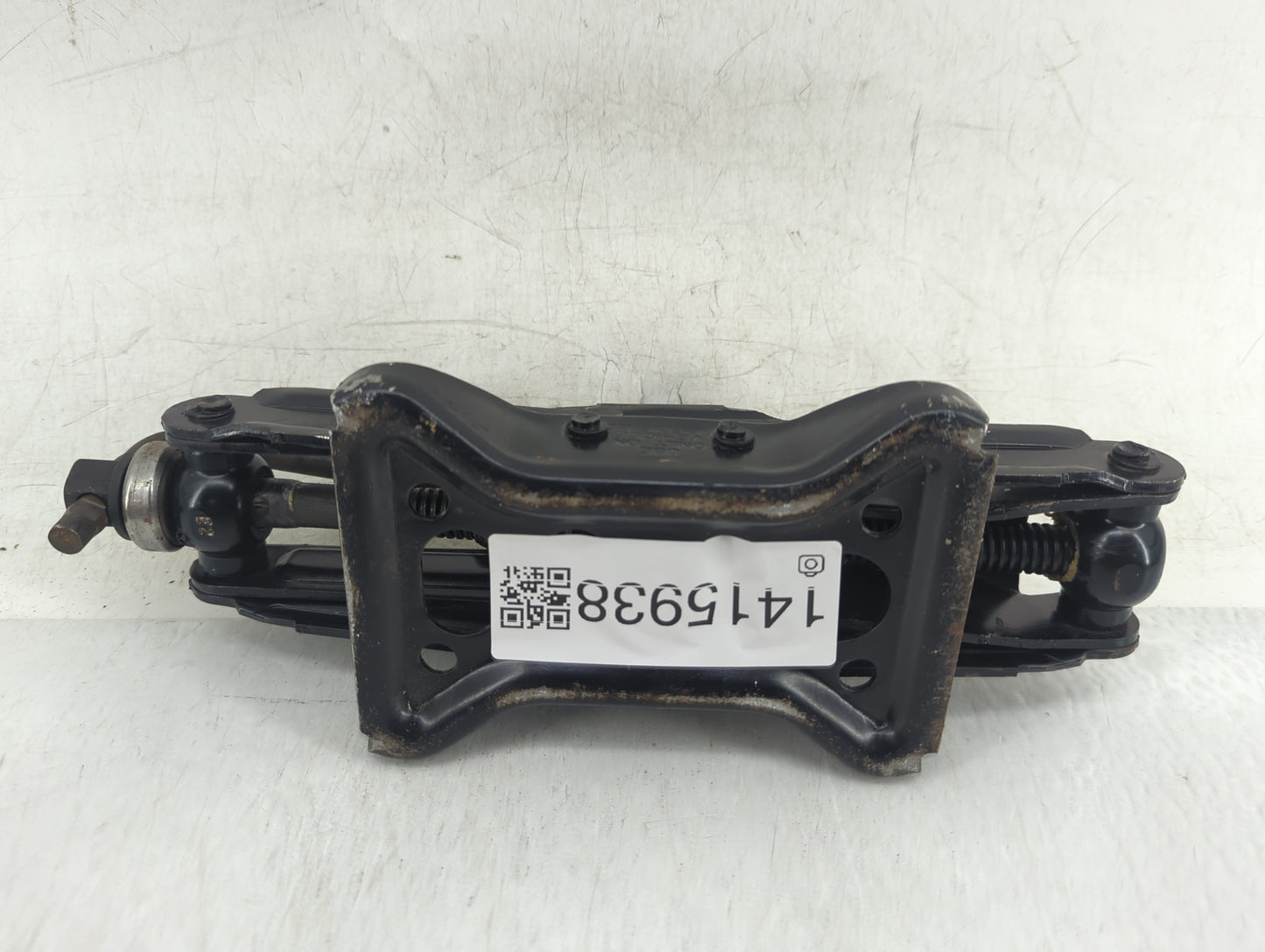 2004 Ford Mustang Spare Scissor Car Jack - Oemusedautoparts1.com
