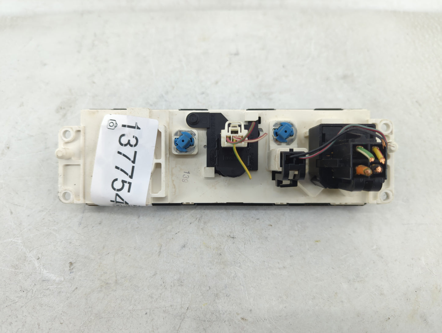 2003-2011 Ford Ranger Climate Control Module Temperature AC/Heater Replacement P/N:XL5H-19C733-BA 3L5H-19E764-AA Fits OEM Us