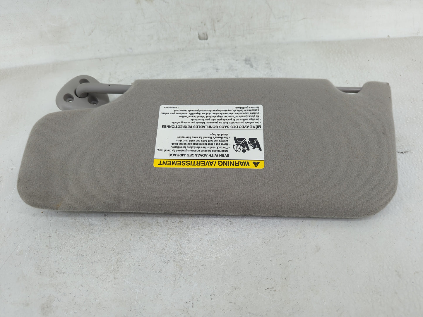 2004 Ford Taurus Sun Visor Shade Replacement Passenger Right Mirror Fits OEM Used Auto Parts - Oemusedautoparts1.com