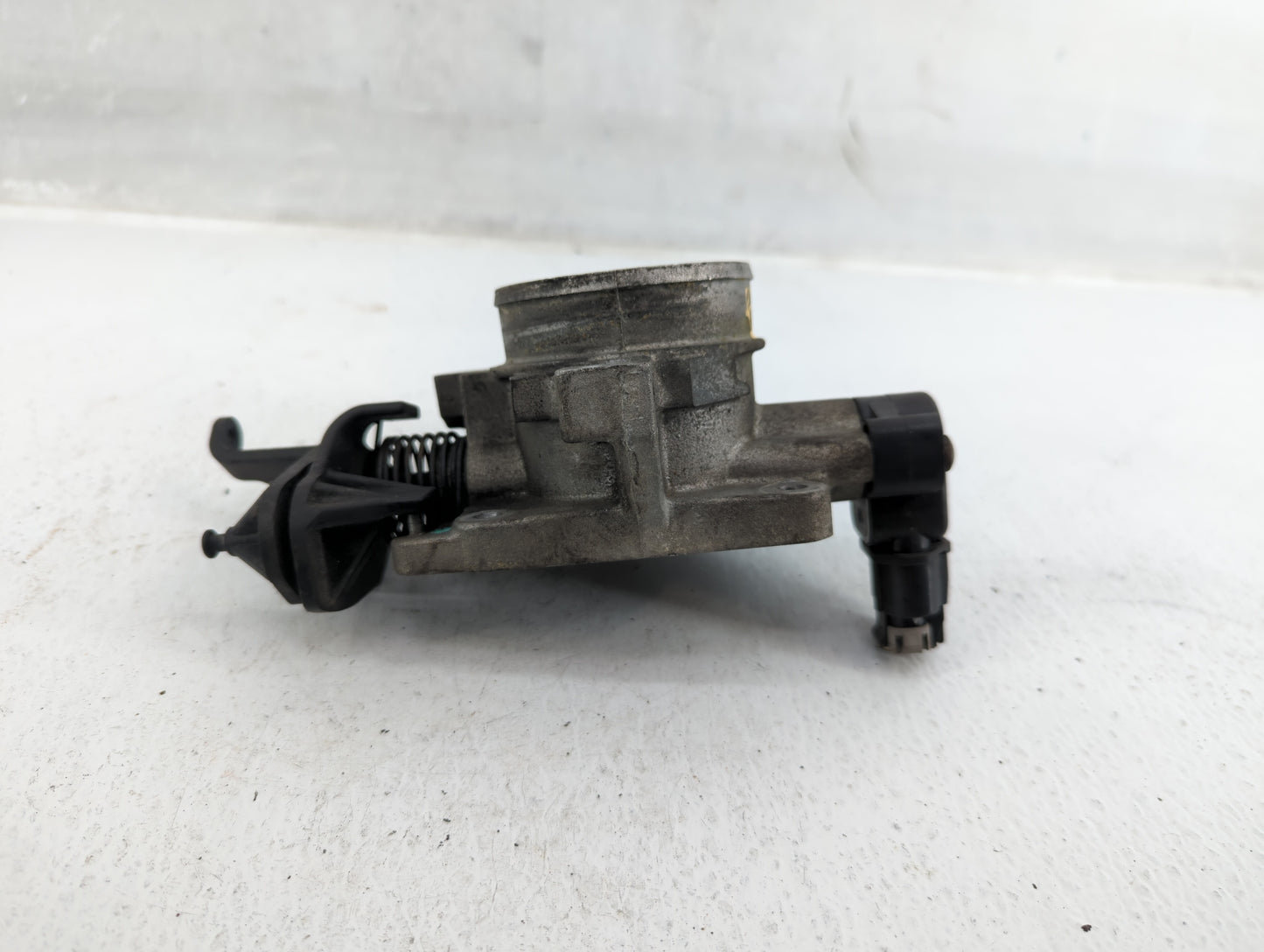 2000-2007 Ford Taurus Throttle Body Fits Fits 2000 2001 2002 2003 2004 2005 2006 2007 OEM Used Auto Parts - Oemusedautoparts