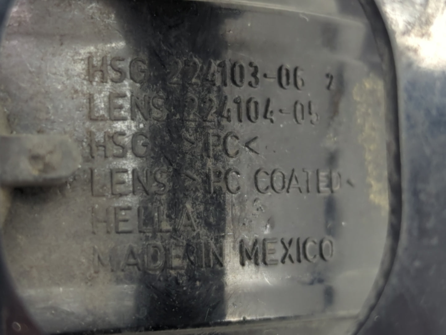 2004 Gmc Envoy Xuv Passenger Right Oem Fog Light Lamp - Oemusedautoparts1.com