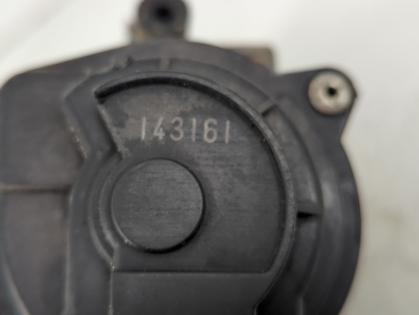 2003-2007 Gmc Sierra 1500 Throttle Body P/N:143161 Fits Fits 2003 2004 2005 2006 2007 OEM Used Auto Parts - Oemusedautoparts