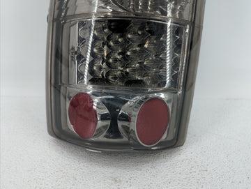 2004-2006 Gmc Yukon Xl Tail Light Assembly Driver Left OEM P/N:15113217 15224181, 16525375 Fits Fits 2004 2005 2006 OEM Used Auto Parts