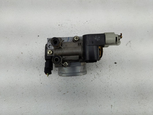 2001-2005 Honda Civic Throttle Body Fits Fits 2001 2002 2003 2004 2005 OEM Used Auto Parts