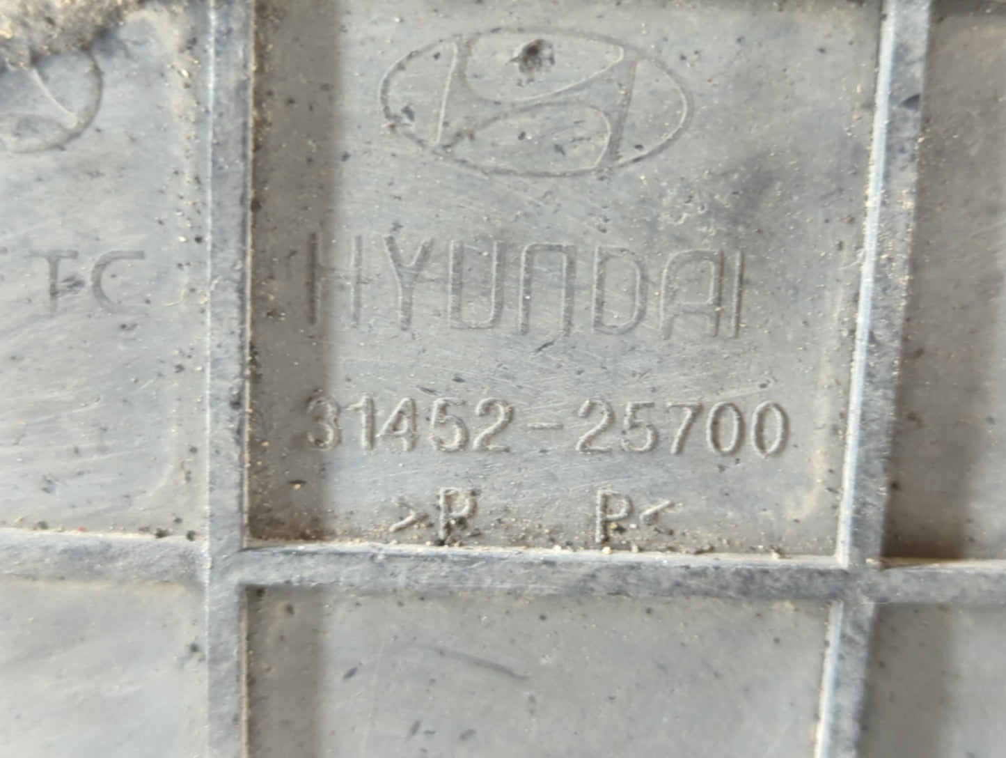 2000-2005 Hyundai Accent Radiator Coolant Overflow Expansion Tank Bottle - Oemusedautoparts1.com