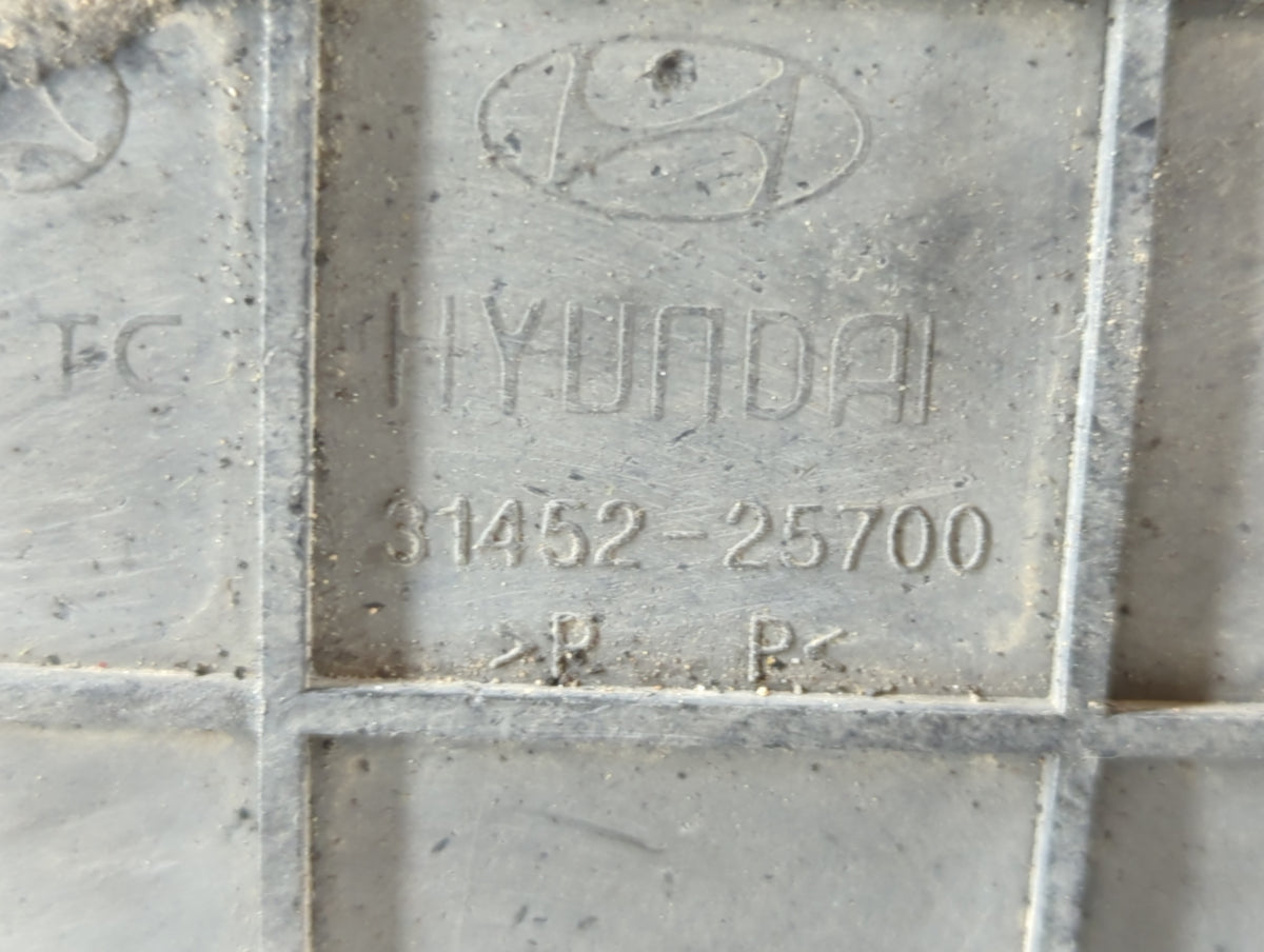 2000-2005 Hyundai Accent Radiator Coolant Overflow Expansion Tank Bottle 818357 - Oemusedautoparts1.com