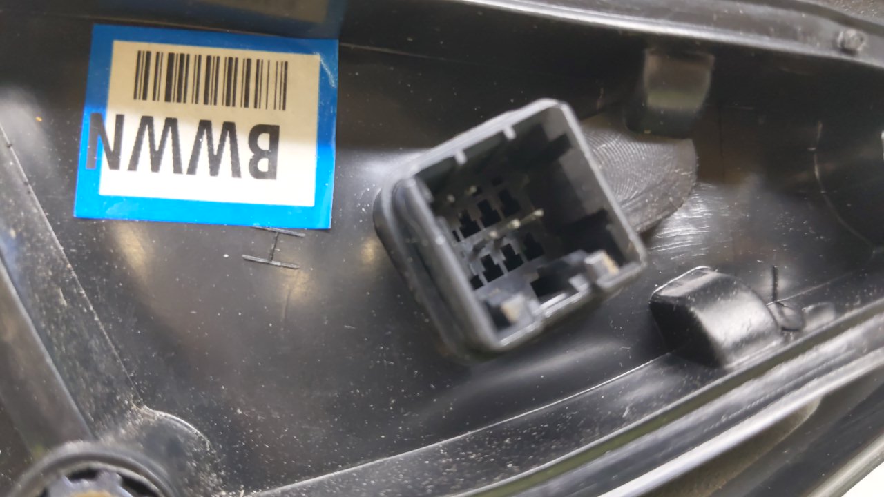 2001-2004 Hyundai Santa Fe Driver Side View Mirror - Left Door Mirror OEM Used - Oemusedautoparts1.com