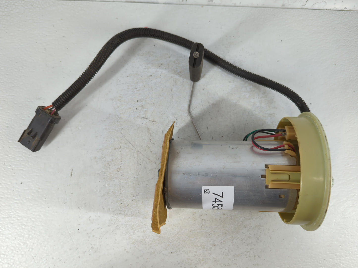 2003-2004 Jeep Grand Cherokee Electrical Gas Fuel Pump Assembly - Oemusedautoparts1.com