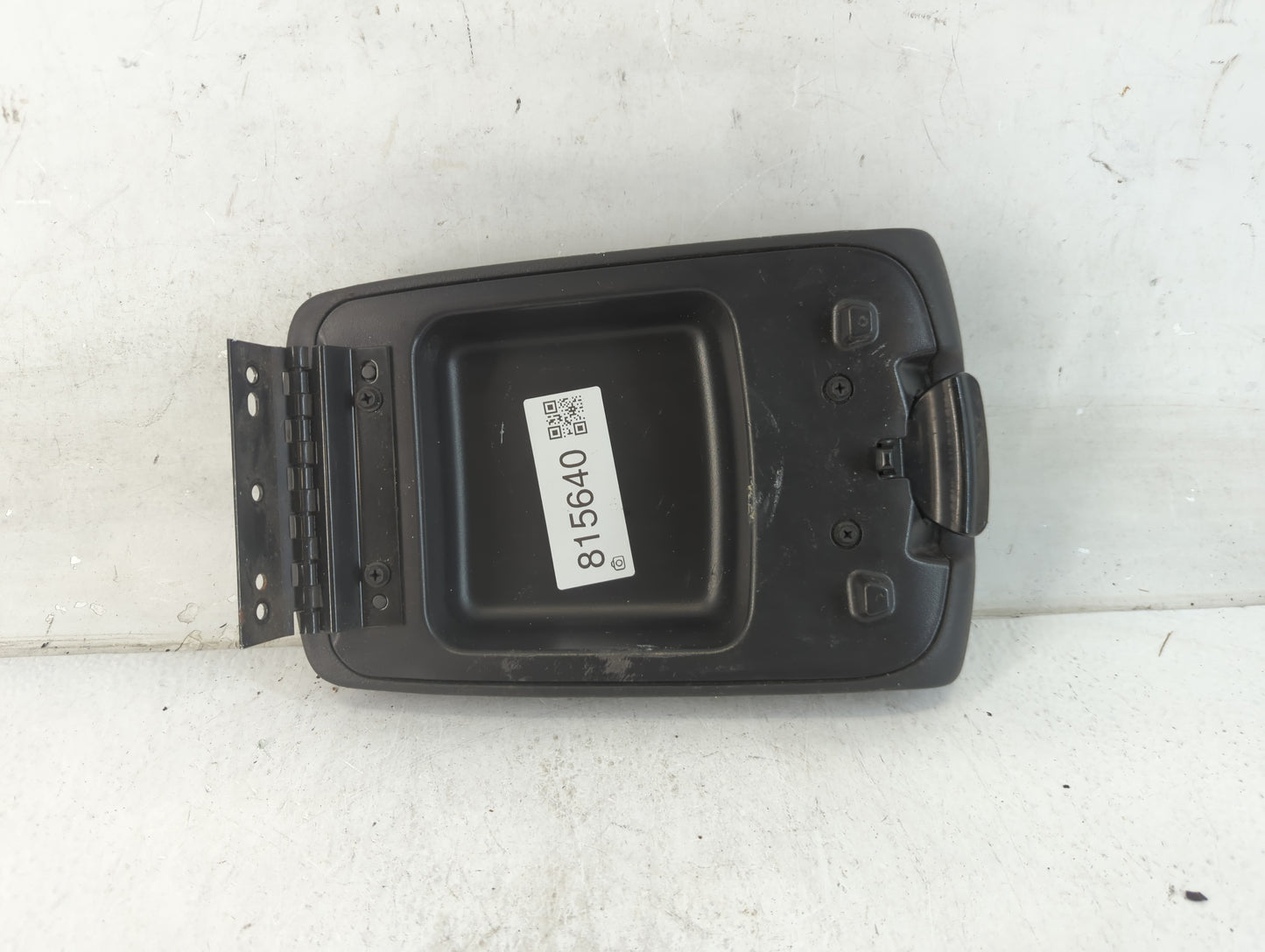 2002-2004 Jeep Liberty Center Console Armrest Cover Lid Fits Fits 2002 2003 2004 OEM Used Auto Parts - Oemusedautoparts1.com