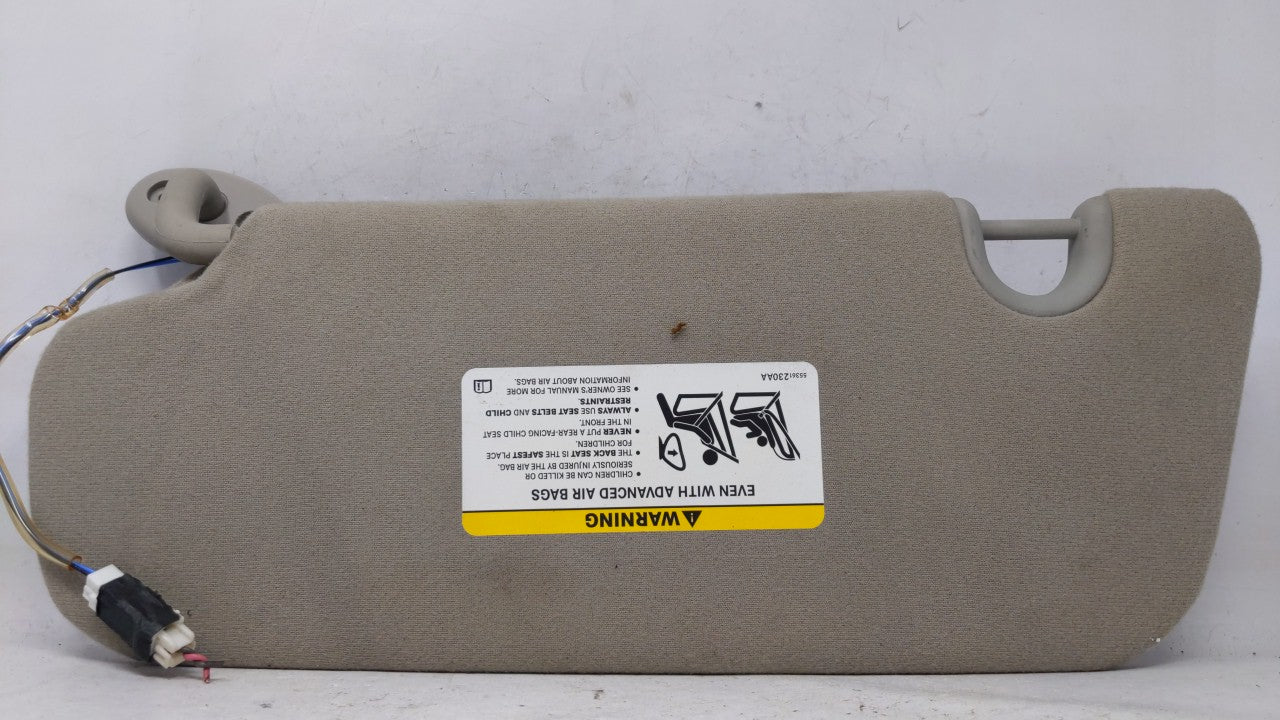 2004 Jeep Liberty Sun Visor Shade Replacement Passenger Right Mirror Fits OEM Used Auto Parts - Oemusedautoparts1.com