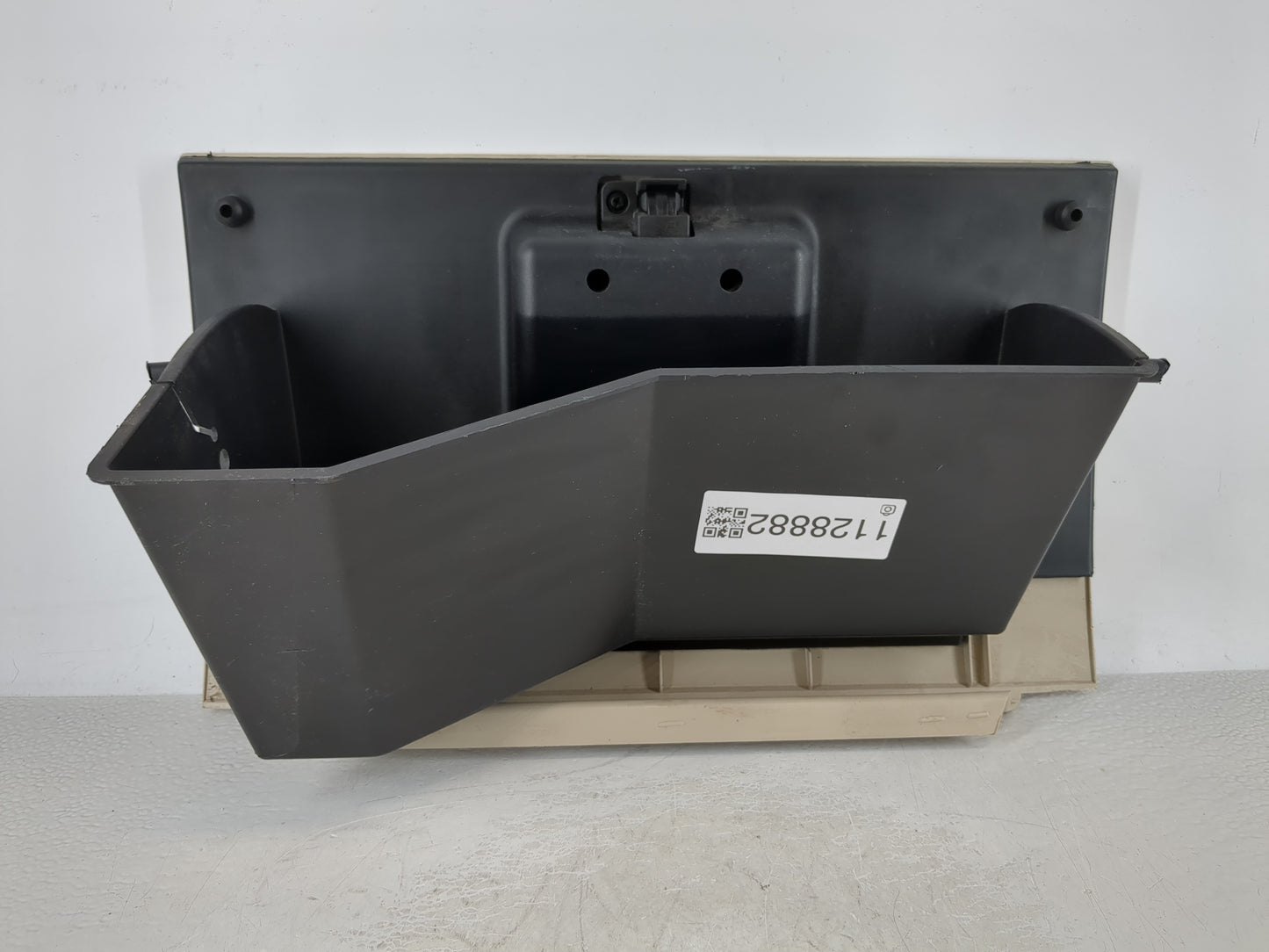 2004 Lincoln Navigator Passenger Glove Box Door Storage Compartment - Oemusedautoparts1.com