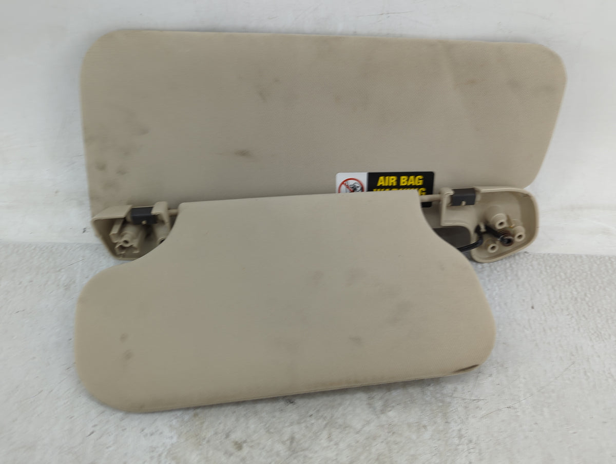 2004 Lincoln Navigator Sun Visor Shade Replacement Passenger Right Mirror Fits OEM Used Auto Parts - Oemusedautoparts1.com