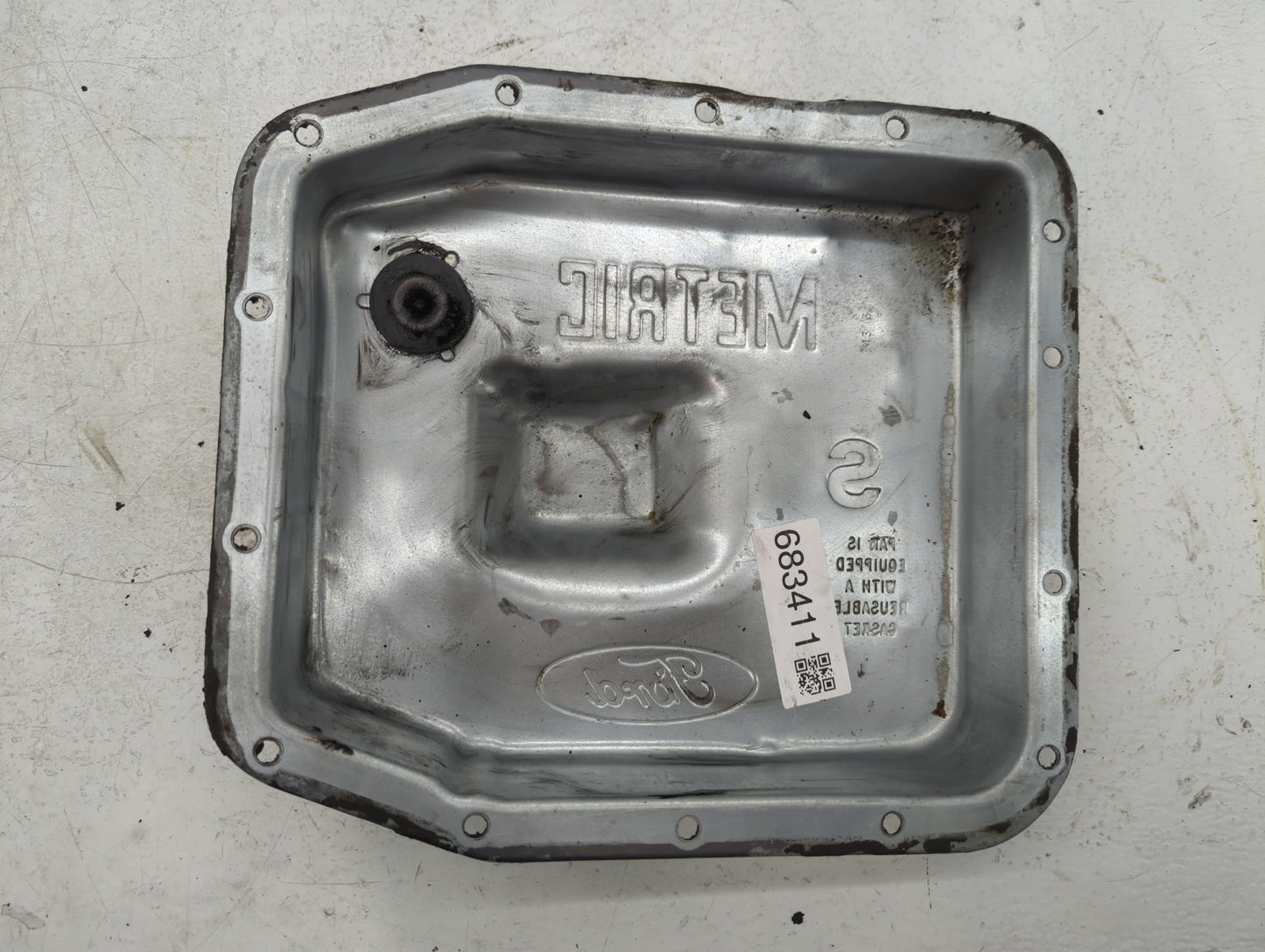 2004 Lincoln Town Car Engine Oil Pan Fits OEM Used Auto Parts - Oemusedautoparts1.com