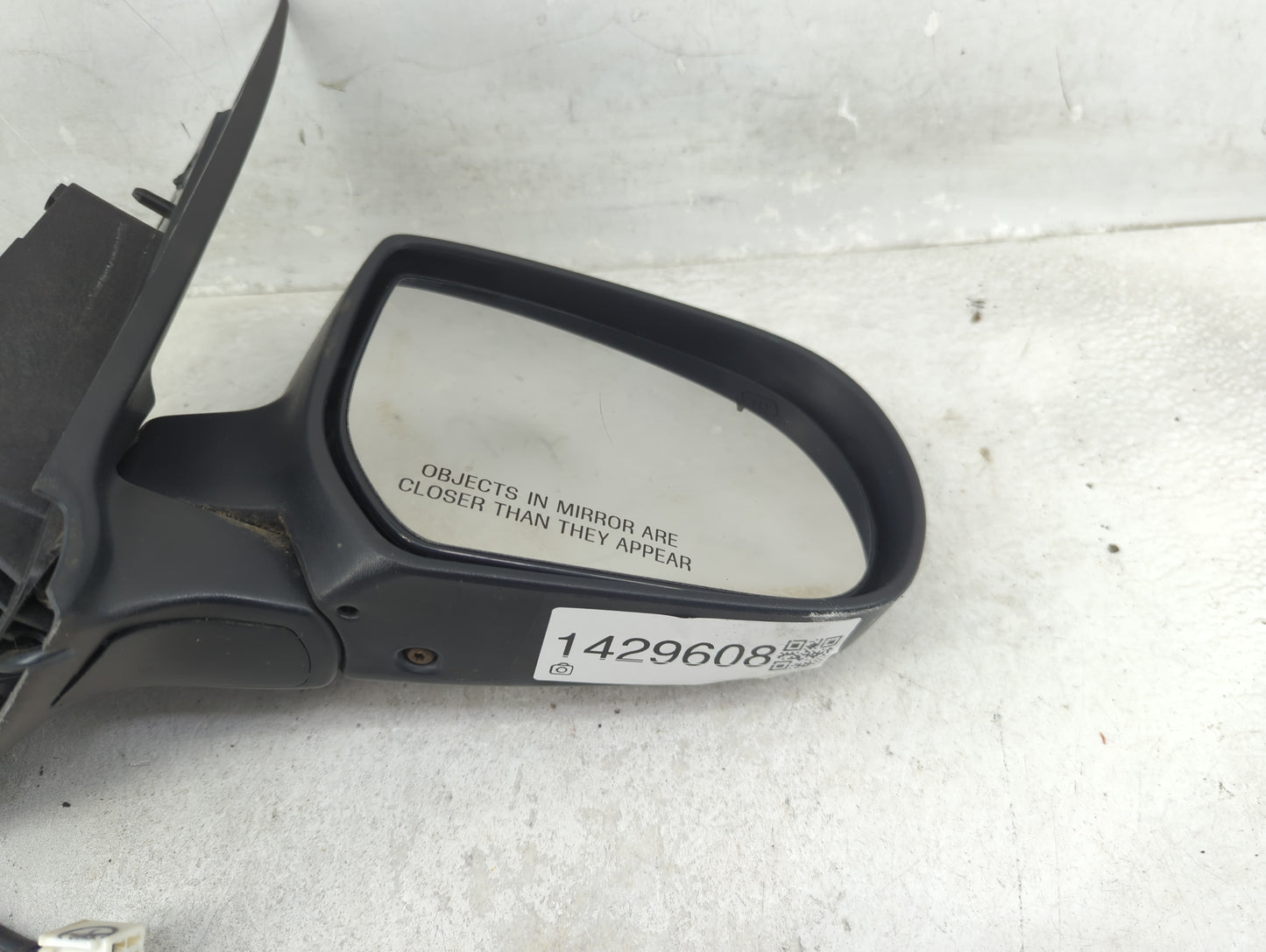 2003-2006 Mazda Tribute Passenger Side View Mirror - Right Door Mirror OEM Used - Oemusedautoparts1.com
