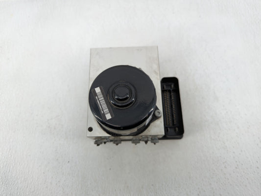 2003-2005 Mercedes-Benz C230 ABS Pump Control Module Replacement P/N:A 005 431 07 12 Q01 A 203 431 08 12 Fits Fits 2003 2004 2005 OEM Used Auto Parts