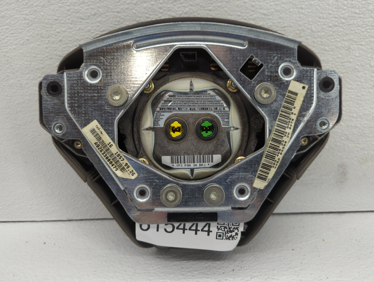 2004 Mercedes-Benz C300 Air Bag Driver Left Steering Wheel Mounted Fits Fits 2002 2003 2005 2006 2007 2008 2009 OEM Used Aut