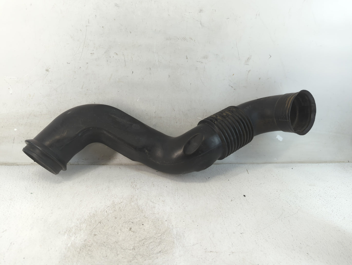 2004 Mercedes-benz Sprinter Air Cleaner Intake Duct Hose Tube - Oemusedautoparts1.com