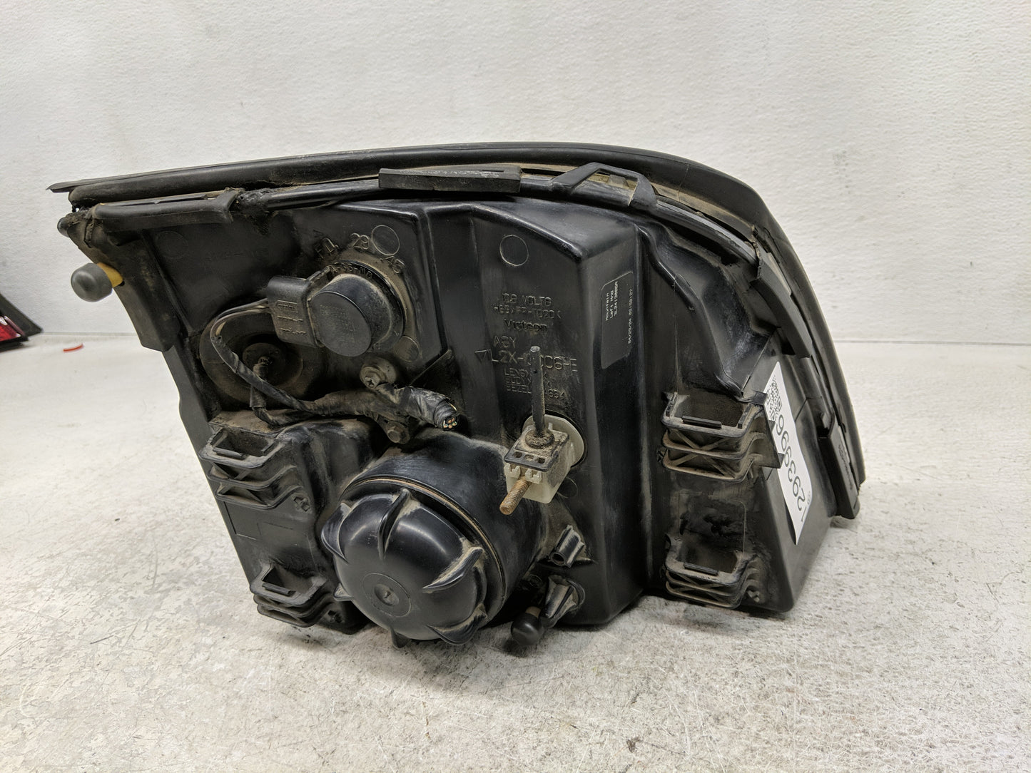 2002-2005 Mercury Mountaineer Driver Left Oem Head Light Headlight Lamp - Oemusedautoparts1.com
