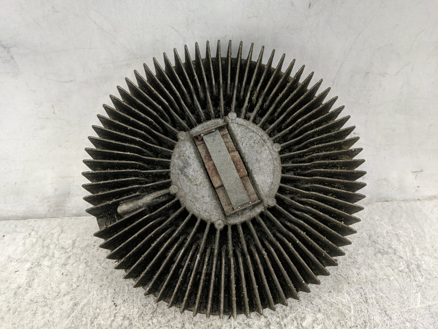 2004-2005 Mercury Mountaineer Radiator Cooling Fan Clutch 1484016 - Oemusedautoparts1.com
