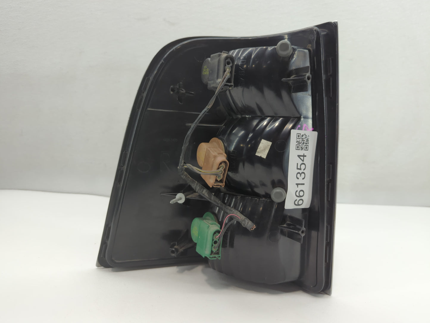 2002-2005 Mercury Mountaineer Tail Light Assembly Passenger Right OEM P/N:1L2X-13B504-A Fits Fits 2002 2003 2004 2005 OEM Us