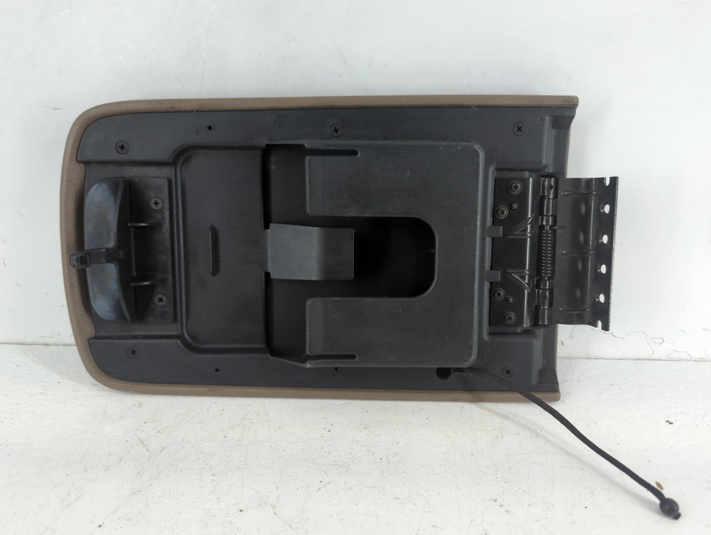 2004-2005 Mercury Mountaineer Center Console Armrest Cover Lid Fits Fits 2004 2005 OEM Used Auto Parts - Oemusedautoparts1.c
