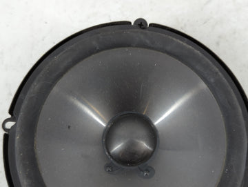 2004 Nissan Frontier Speaker/subwoofer