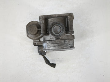 2002-2006 Nissan Maxima Throttle Body P/N:RME70-04 Fits Fits 2002 2003 2004 2005 2006 OEM Used Auto Parts