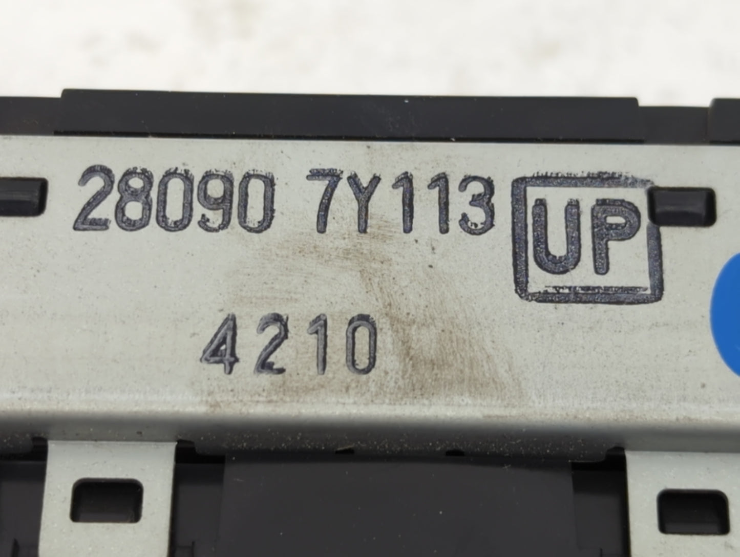 2004 Nissan Maxima Am Fm Cd Player Radio Receiver - Oemusedautoparts1.com