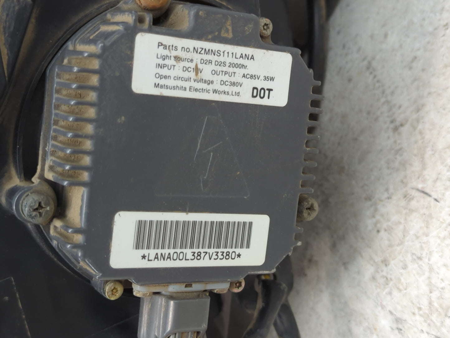 2004 Nissan Maxima Passenger Right Oem Head Light Headlight Lamp - Oemusedautoparts1.com