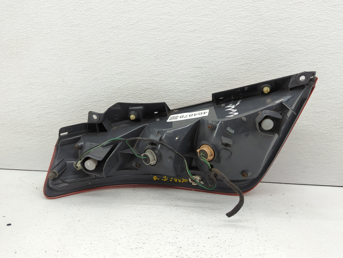 2003-2005 Nissan Murano Tail Light Assembly Passenger Right OEM P/N:220-63698 Fits Fits 2003 2004 2005 OEM Used Auto Parts -