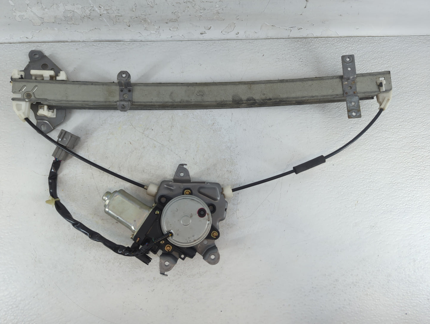 1996-2004 Nissan Pathfinder Used Window Regulator Passenger Front - Oemusedautoparts1.com