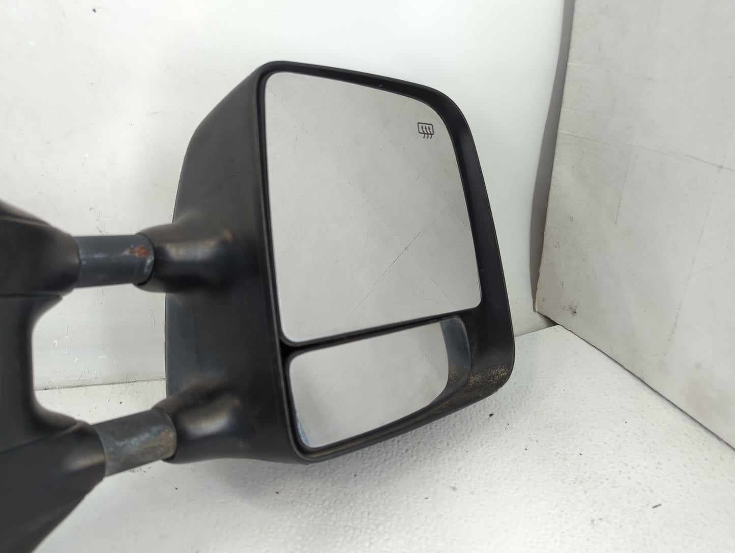 2004-2015 Nissan Titan Passenger Side View Mirror - Right Door Mirror OEM Used - Oemusedautoparts1.com
