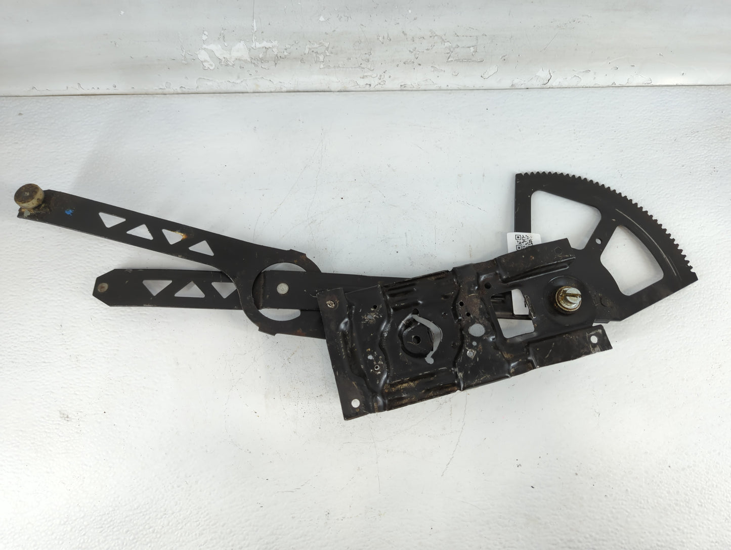 2000-2004 Nissan Xterra Passenger Front Right Power Window Motor - Oemusedautoparts1.com