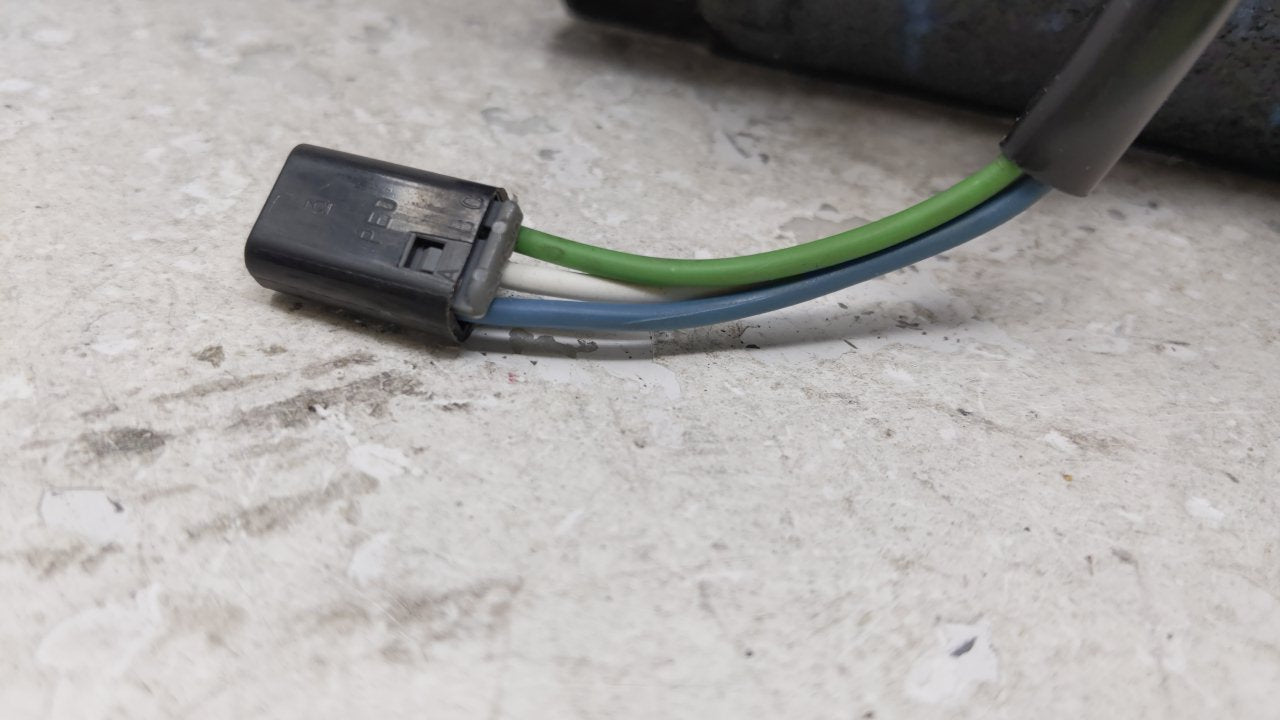 1999-2004 Oldsmobile Alero Driver Left Side View Power Door Mirror - Oemusedautoparts1.com