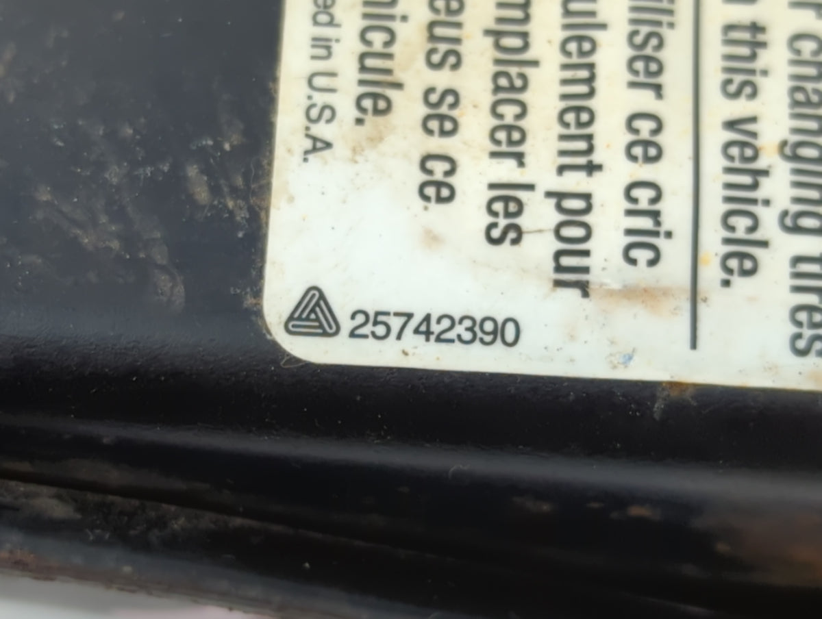 2004 Pontiac Bonneville Spare Scissor Car Jack - Oemusedautoparts1.com