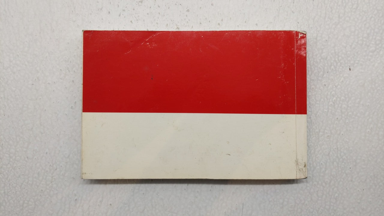 2004 Saturn Vue Owners Manual Book Guide OEM Used Auto Parts - Oemusedautoparts1.com