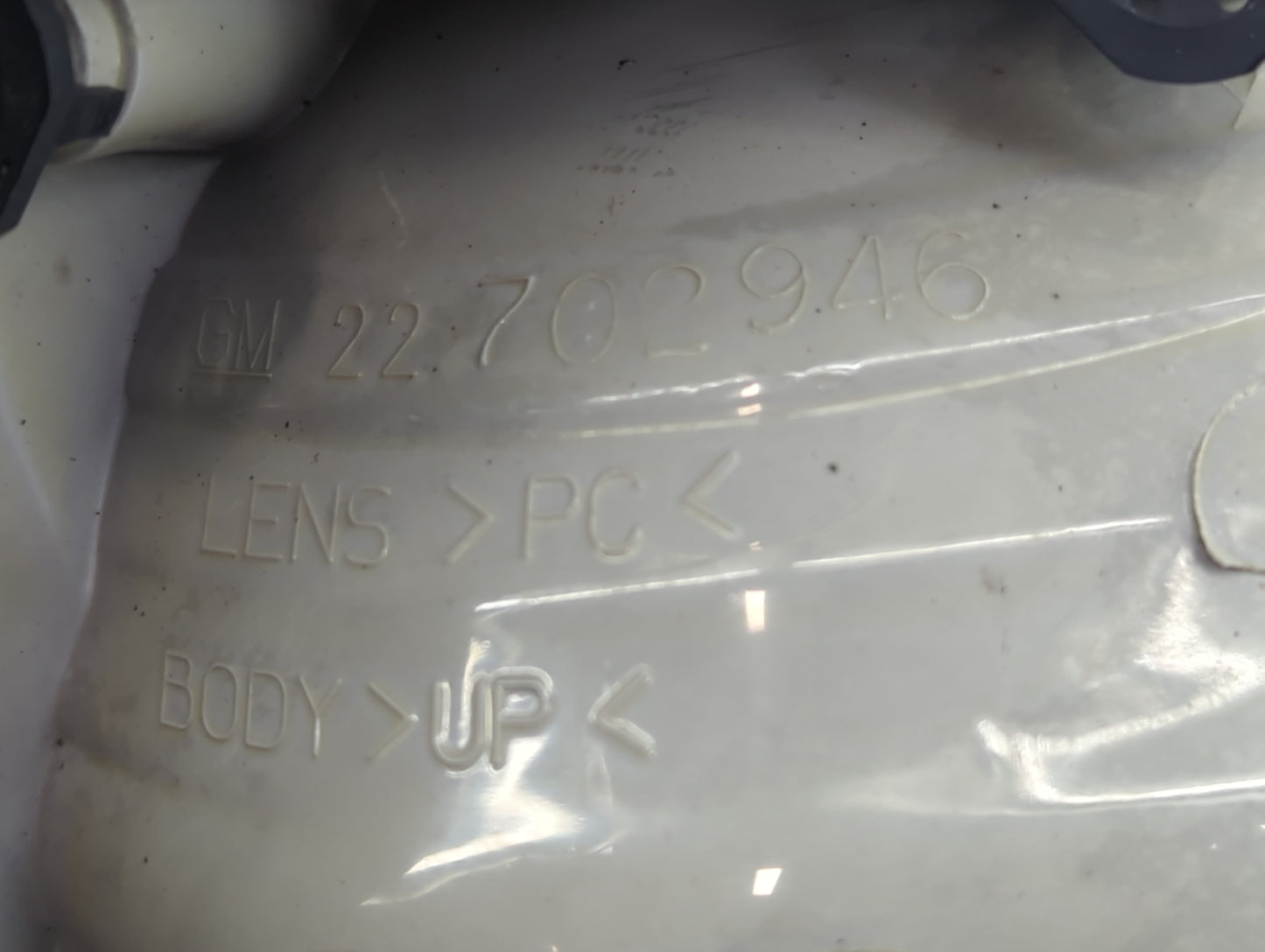 2002-2004 Saturn Vue Passenger Right Oem Head Light Headlight Lamp - Oemusedautoparts1.com