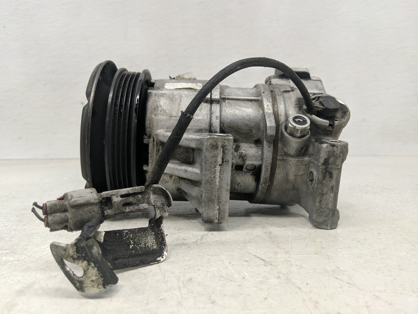 2004-2005 Scion Xb Air Conditioning A/c Ac Compressor Oem - Oemusedautoparts1.com