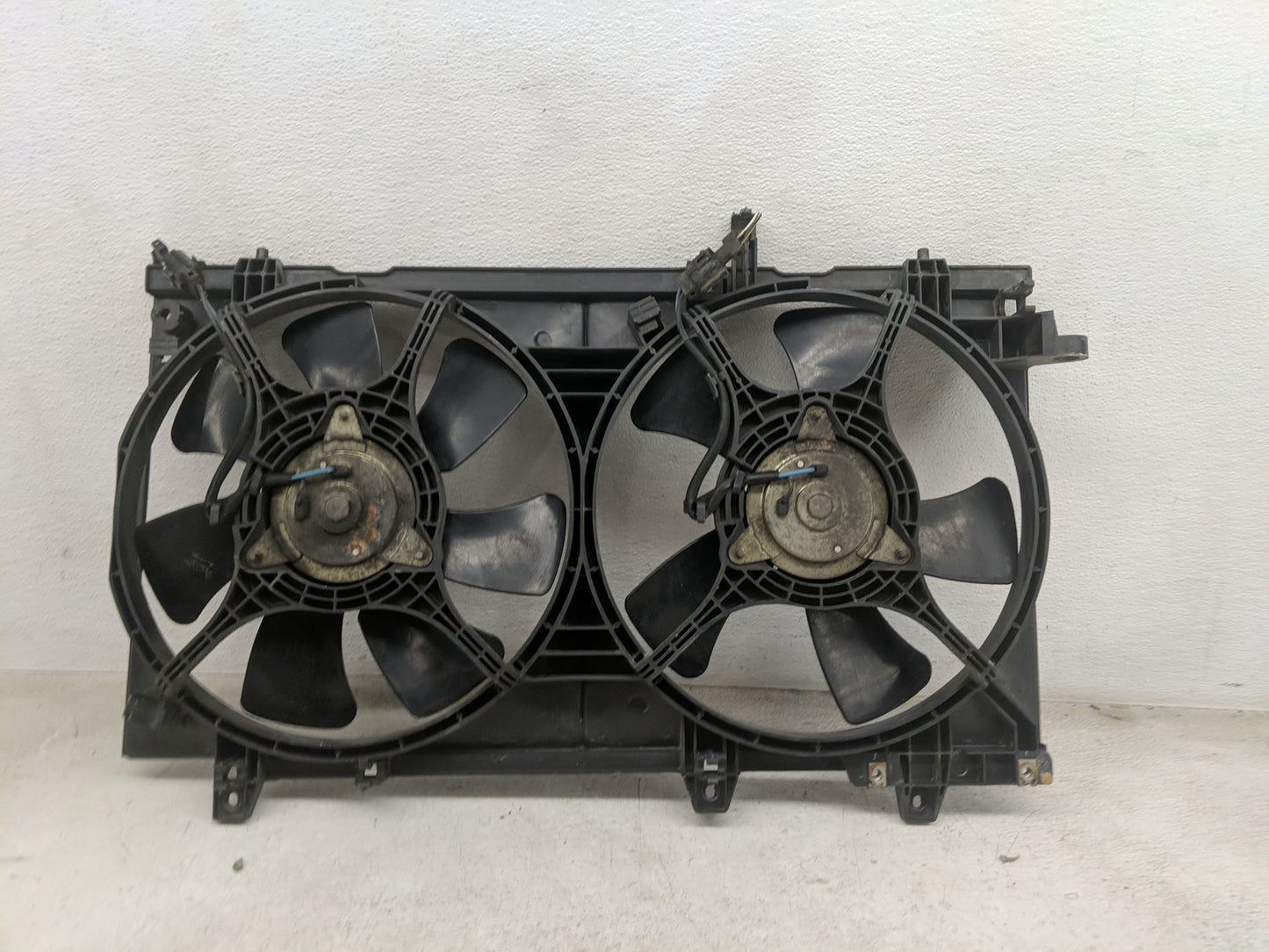 2003-2004 Subaru Forester Electric Radiator Cooling Fan Motor Assembly - Oemusedautoparts1.com