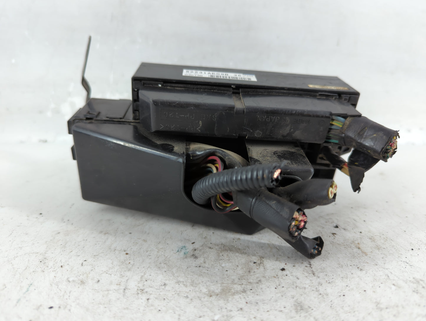 2002-2005 Subaru Legacy Fusebox Fuse Box Panel Relay Module P/N:82231AE09B Fits Fits 2002 2003 2004 2005 OEM Used Auto Parts