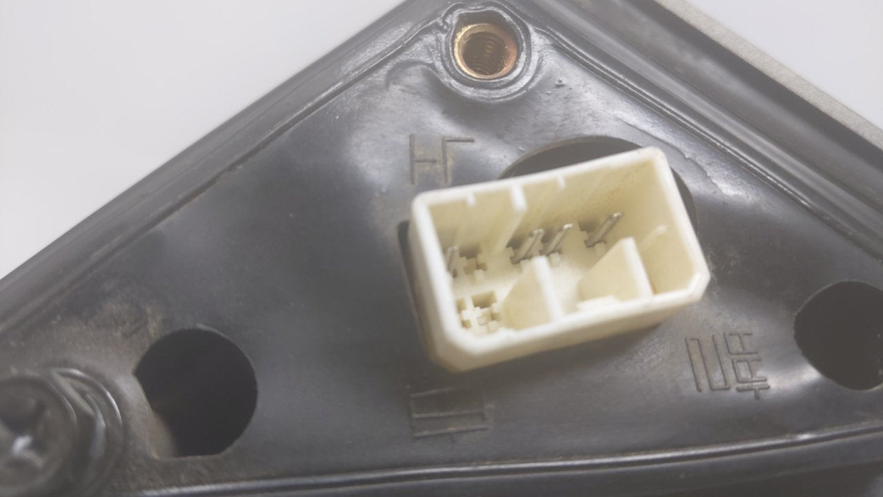 2004-2006 Suzuki Verona Driver Side View Mirror - Left Door Mirror OEM Used - Oemusedautoparts1.com