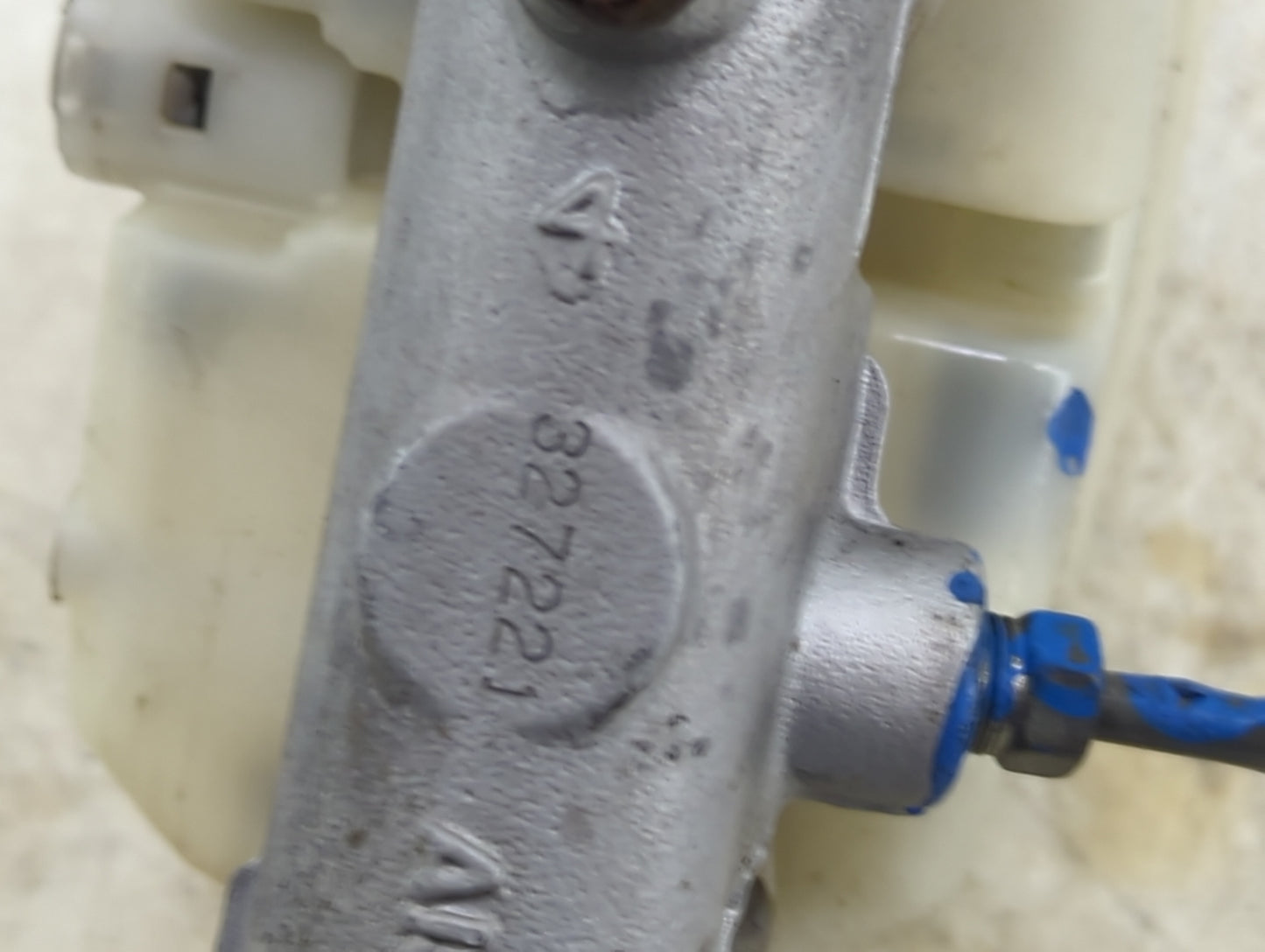 2002-2006 Toyota Camry Brake Master Cylinder 1496640 - Oemusedautoparts1.com