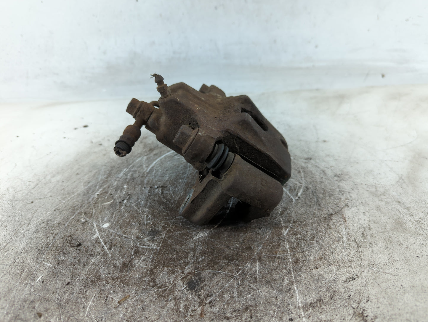 2002-2006 Toyota Camry Front Driver Left Brake Caliper 700270 - Oemusedautoparts1.com