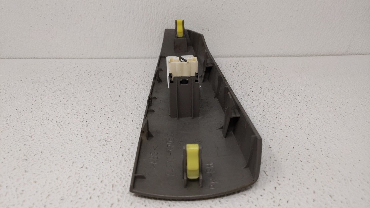 2004 Toyota Prius Passeneger Right Rear Power Window Switch 74271-47050 - Oemusedautoparts1.com