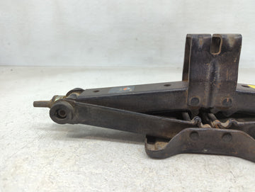 2004 Toyota Sienna Spare Scissor Car Jack